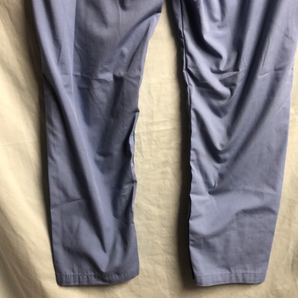 Medium petite mp Spread good cheat scrubs rear pocket euc - Picture 7 of 7